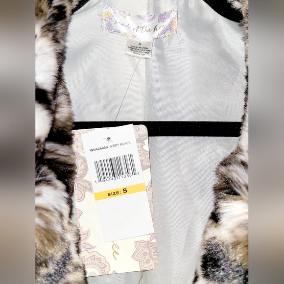 NWT-🐅🤎-Band of the Free-Short Lined Faux Fur Coat - Picture 9 of 9